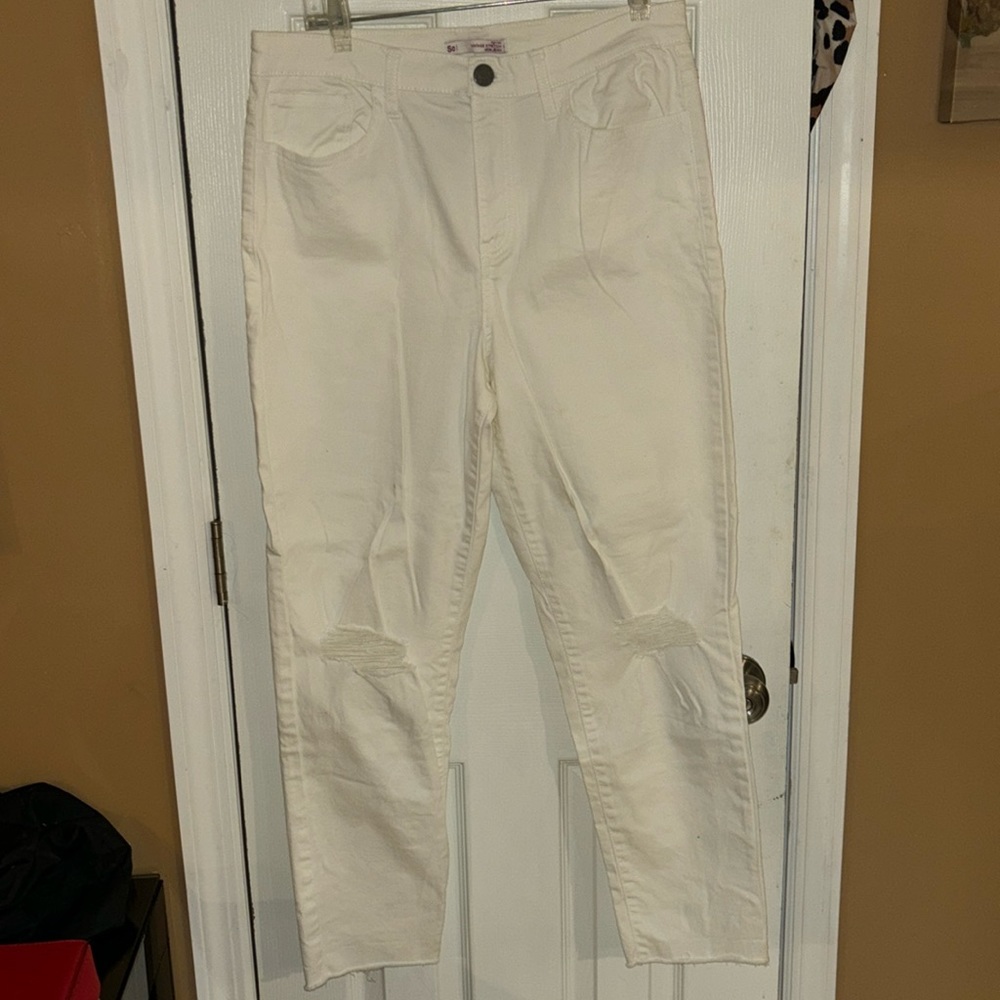 (NWOT) SO White High-Rise Vintage Stretch Mom Jean